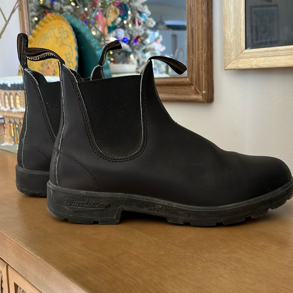 Black Blundstone Boots